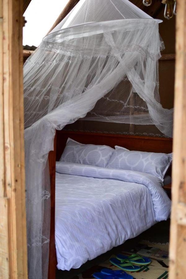 Lillypond Camp Hotel Elmenteita ภายนอก รูปภาพ